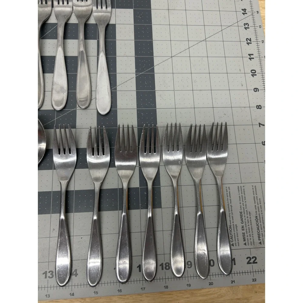 Hampton Silversmiths Messina Flatware 28pc Silver Stainless Steel Dinner Set